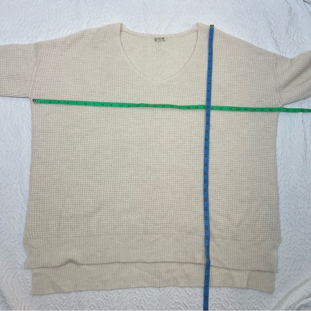 FREE PEOPLE Intimately Cream Vneck Sweater
Pullover Waffle Knit Oversized M/L - Picture 4 of 8